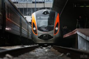 TRAIN TICKETS ARE BECOMING MORE EXPENSIVE, AND UKRZALIZNYTSIA REPORTS LOSSES. WHAT’S WRONG?