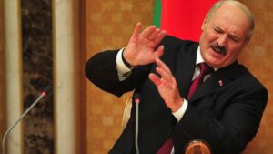 Як Лукашенко “закручує гайки” воїнам “руського миру”