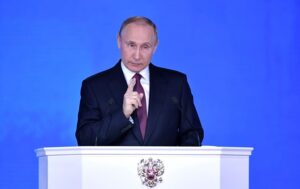 Розвиток за парканом з «чудо зброї» і перепочинок для сусідів – Щелін про конференцію Путіна