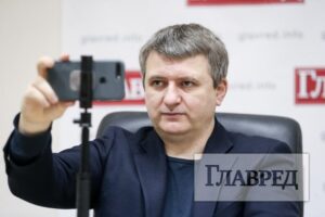 «Лапша на ушах смертельно опасна» — сооснователь UIF Романенко обратился к экспертам и СМИ после скандала с Савченко