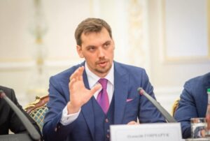 Андрій Помазанов: В уряді відбудеться заміна окремих гравців, Гончарука не чіпатимуть