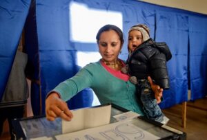 THE ROMANIAN OPPOSITION PARTY MIGHT WIN IN THE EUROPEAN PARLIAMENT ELECTIONS IN MAY
