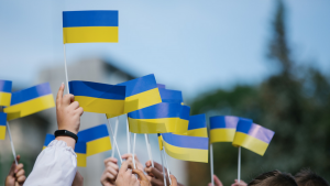 50% українців вважають прапор головним символом держави