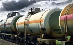 Глухий кут для постачання нафтопродуктів: що варто робити для вирішення проблеми